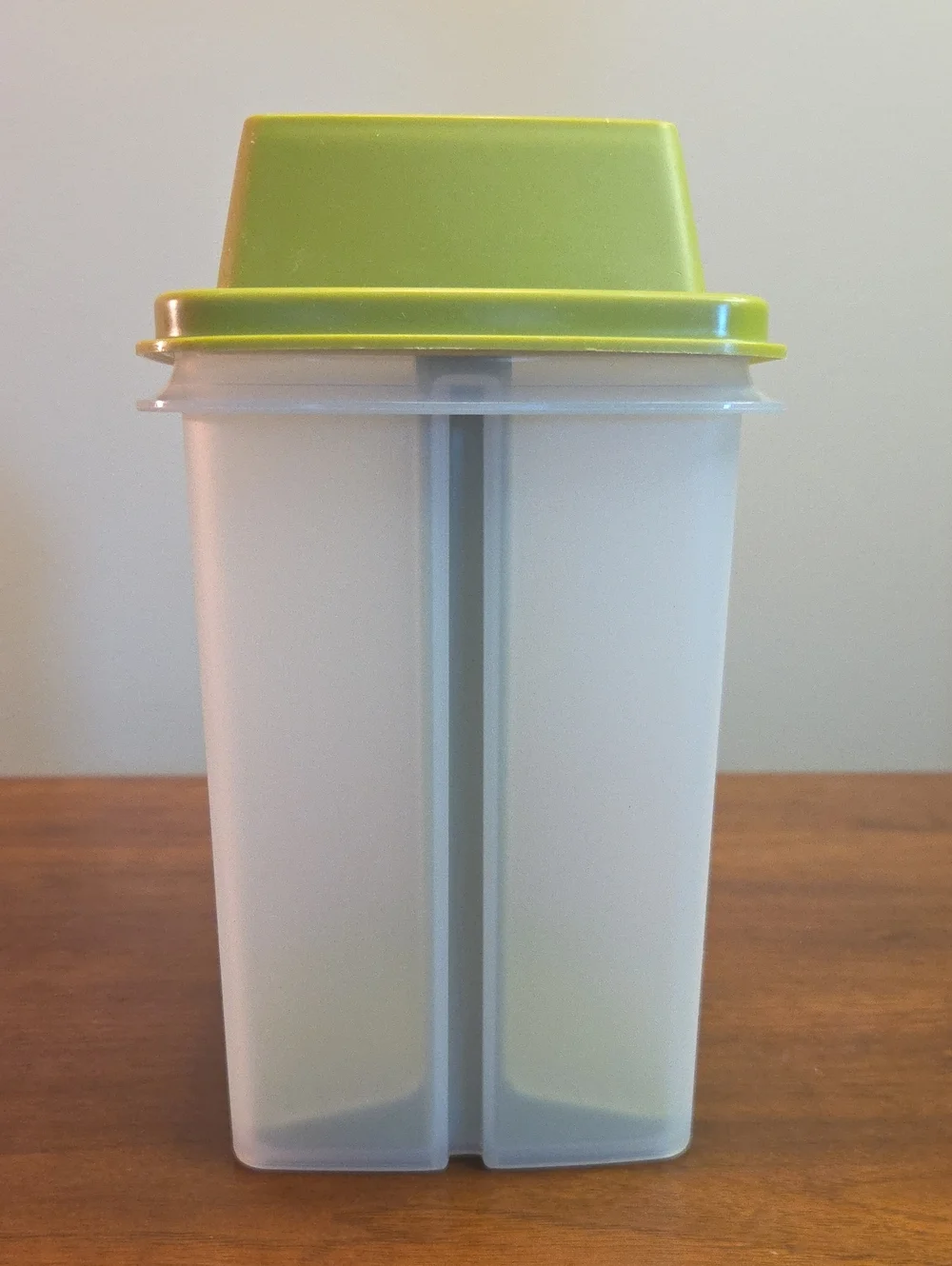 Vintage Tupperware Pickle Keeper Container 1330-8 Avacado Green